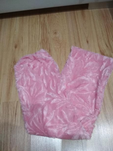 Hebunky tunelovy šál, 