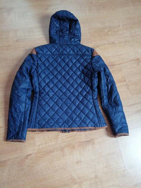 Dievčenská bunda, 152