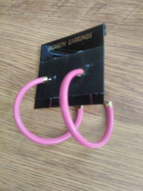 Ružové náušnice, 