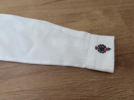 Vyšívaná košeľa, 134