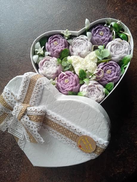 Box v tvare srdca s mydielkami, 