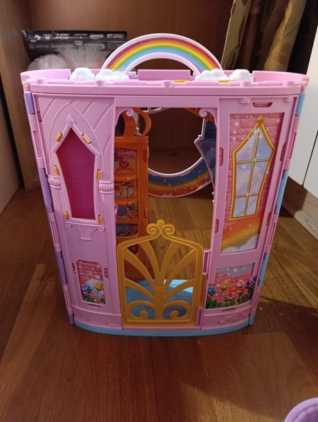 Hrad pre barbie , posteľ, stolík, gauc, 