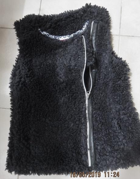 Super kožuštekova vestička 1x oblečená, topolino,152