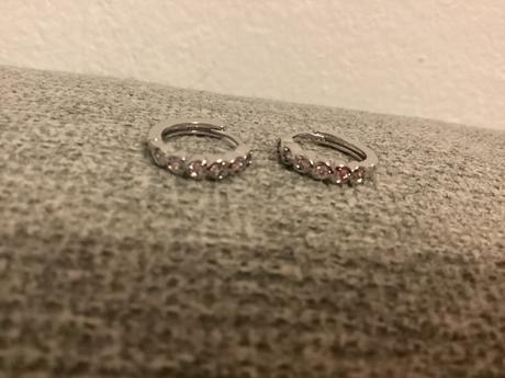 Malé kruhové náušnice s kamienkami, 