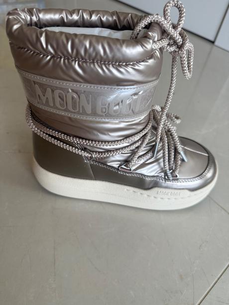 Moon boots, 35