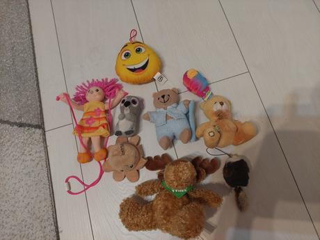 9 plyšackov,