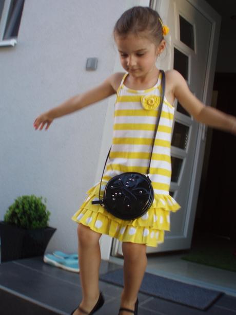 Šaty na 4-5 rokov, 4 eur, 116