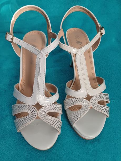 Svadobné sandále so striebornými kamienkami 39, 39