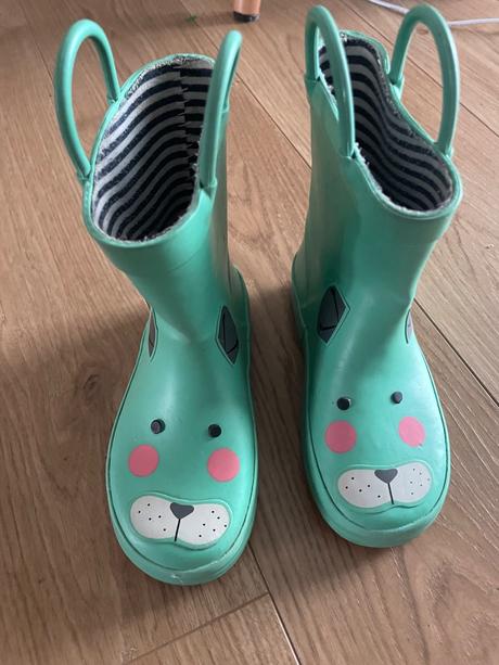 Gumaky next, next,25