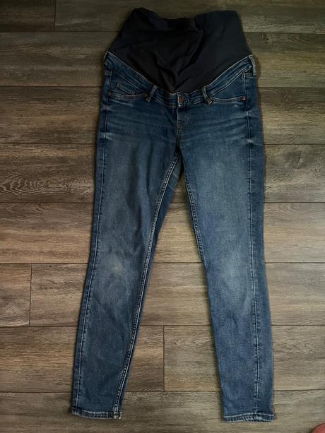 Balik tehotenského oblecenia, s