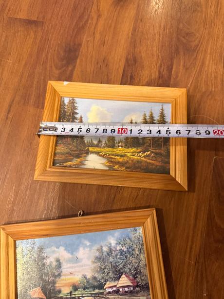 9 obrazov v drevených rámoch, 