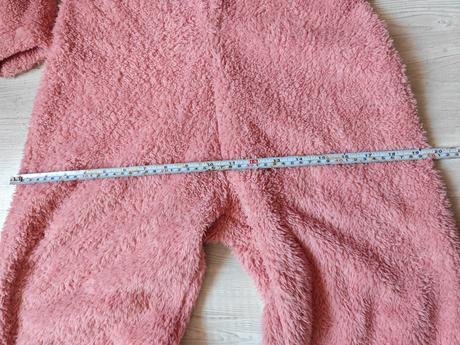 Teplucky plysovy overal s kapucnou s uskami, xs