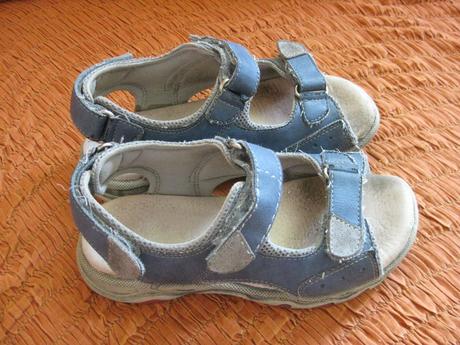 Sandálky, baťa,32