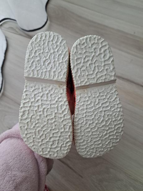 Manik papučky, manik,24