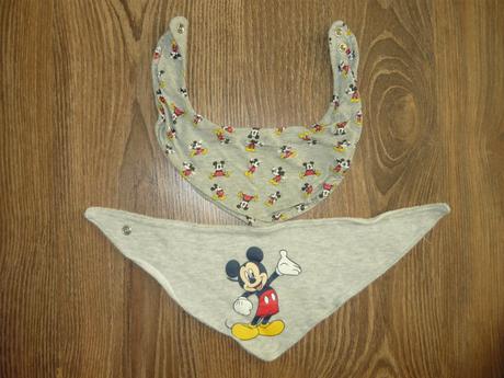 Podbradníky , slintáčiky viac kusov a značiek, disney