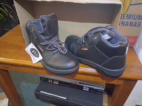 Pracovné topánky kožené nové wintoperk s visačkou, 41