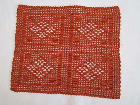 Hačokvaná dečka -33x28,