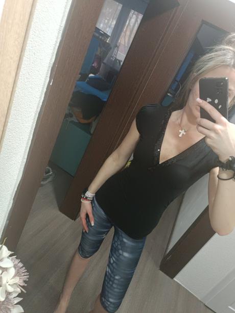 Tričko s výstrihom veľ. m, m