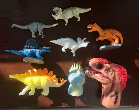 Dinosaury 8ks, 