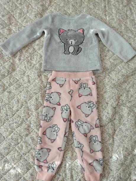 Hrubé pyžamko, next,98