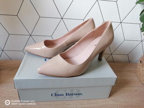 Špicaté lesklé béžové lodičky, clara barson,38