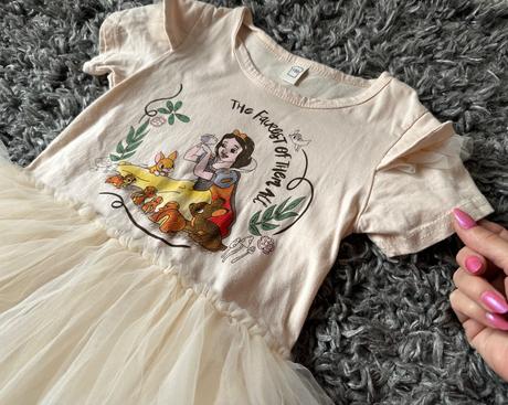 Šaty so snehulienkou, 122