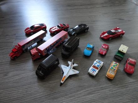 Autá - angličáky + na zotrvačník - 15 ks, 