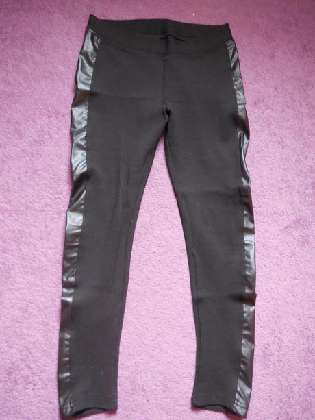 Leginy s kozenkovym pasikom, l