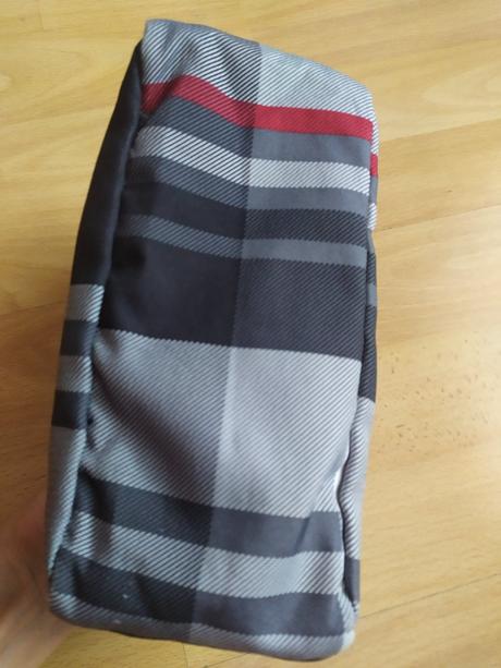 1x použitý batoh + rovnaký peračník grátis,