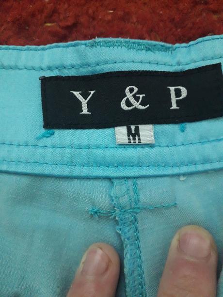 Krásne krátke nohavice po kolená, m