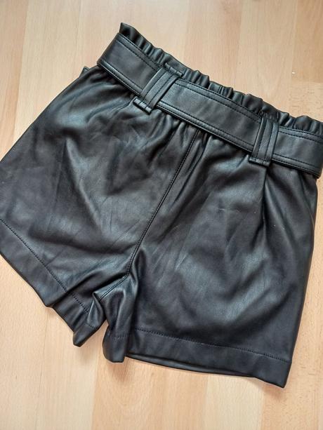 Koženkové šortky a crop top v.128, river island,128