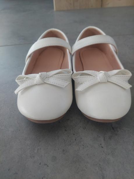 Krásne biele balerinky super stav, 28