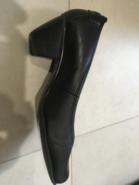 Cierne lodicky, baťa,39