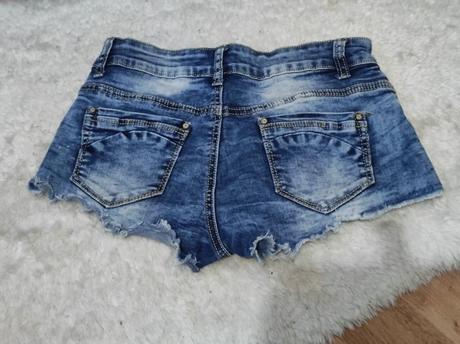 Šortky, 28