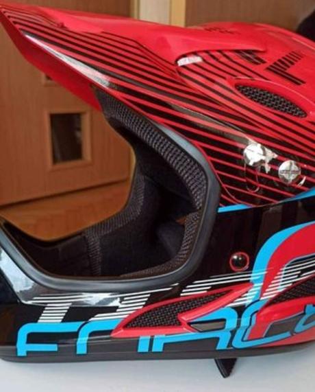 Prilba force tiger downhill, 