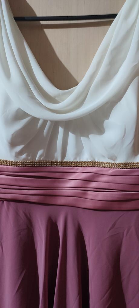 Spoločenské šaty, 42