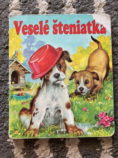 Veselé šteniatka a medvedík na prechádzke, 