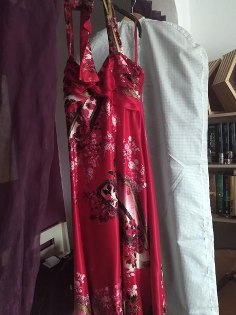 Spoločenské šaty, 38