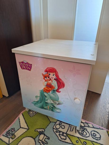 Skrinka/nočný stolík ariel, 