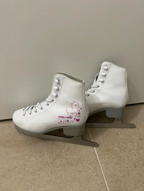 Korčule na ľad, crowned,33