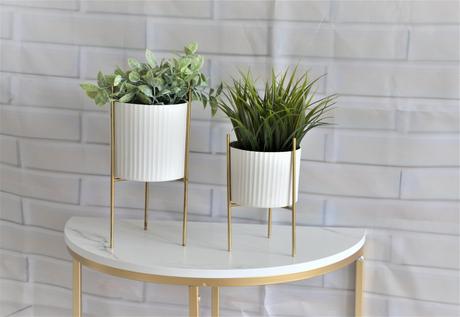 2x kovový kvetináč, 