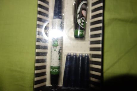 Nove atramentove pero santoro gorjuss,