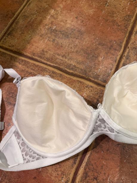 Podprsenka čipkovana 85c bez kostic, 85c