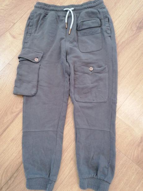 Teplaky, reserved,146