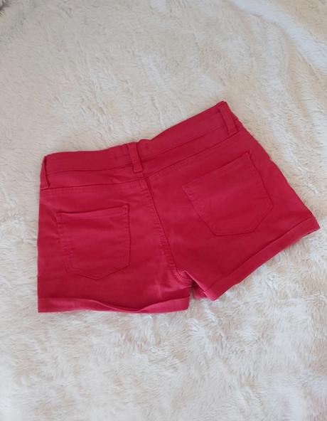Červené šortky., m