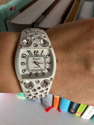 Náramkové hodinky, hodinky s kamienkami, 