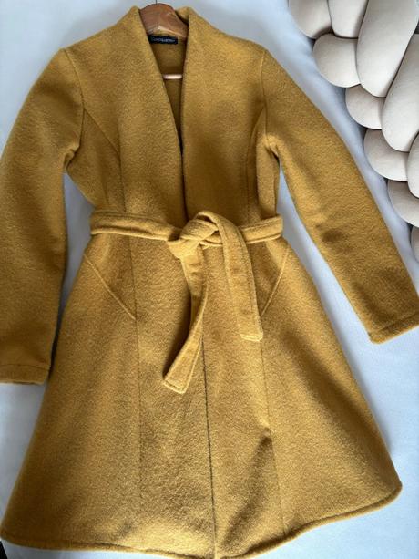 Horčicový kabátik s, s