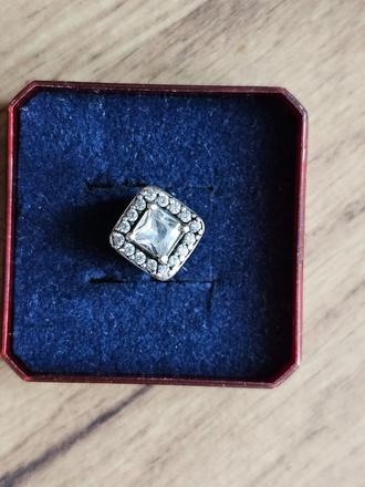 Strieborný prívesok na pandoru,