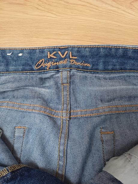 Kraťase, kenvelo,32