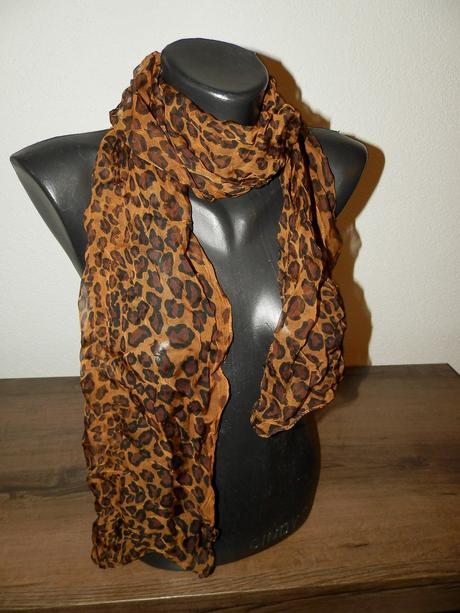 Ľahunký šál/šatka, s